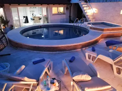 Bazen u objektu Apartments Rustika Toscana ili u blizini