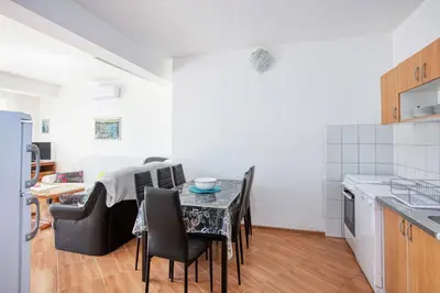Kuhinja ili čajna kuhinja u objektu Apartments by the sea Stupin Celine, Rogoznica - 21279