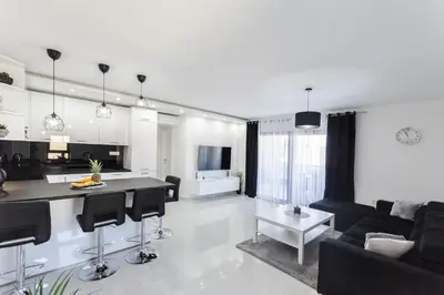 Kuhinja ili čajna kuhinja u objektu Apartments Ella