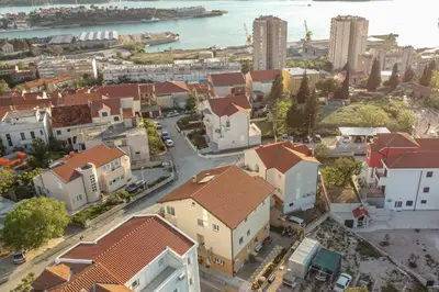 Pogled na grad 'Šibenik' ili pogled na grad iz apartmana