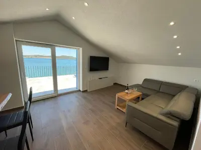 Tlocrt objekta BEACHFRONT VILLA Murter