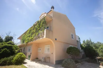 Zgrada u kojoj se nalazi apartman