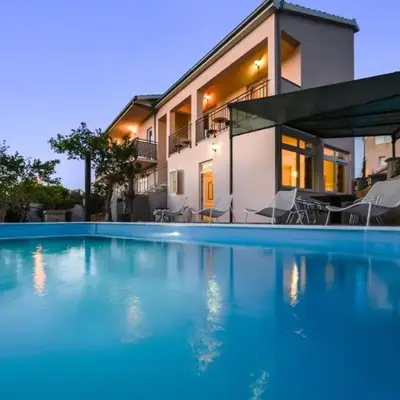 House Jakov