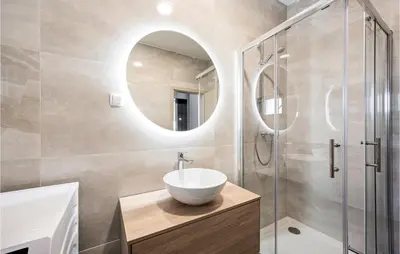 Kupaonica u objektu 3 Bedroom Amazing Apartment In Vodice