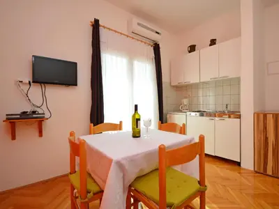 Kuhinja ili čajna kuhinja u objektu Apartment Ukić by Interhome