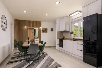 Kuhinja ili čajna kuhinja u objektu Divine Apartment Drnis - 