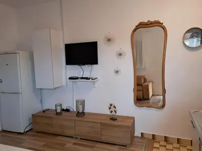 TV i/ili zabavni centar u objektu Apartman-Kuzminski-Vodice