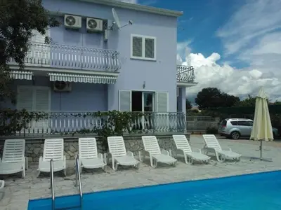 Bazen u objektu Apartment Jerine 3 ili u blizini