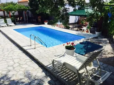 Bazen u objektu Apartment Jerine 3 ili u blizini