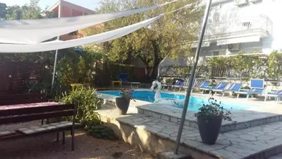 Bazen u objektu Apartment Jerine 1 ili u blizini
