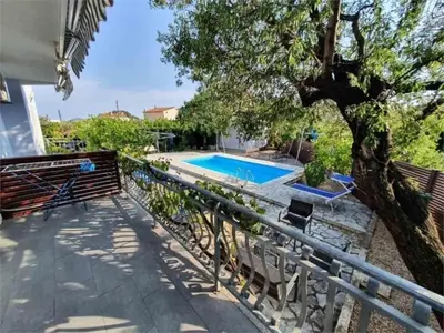 Bazen u objektu Apartment Jerine 2 ili u blizini