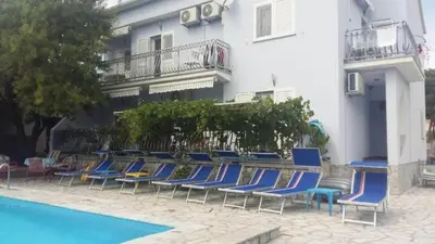 Bazen u objektu Apartment Jerine 4 ili u blizini