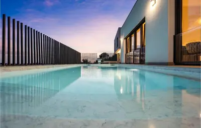 Bazen u objektu Stunning Home In Zaboric ili u blizini