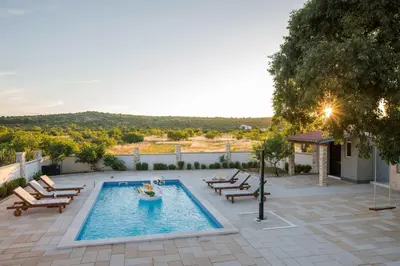 Bazen u objektu Family friendly house with a swimming pool Primosten Burnji, Primosten - 21068 ili u blizini