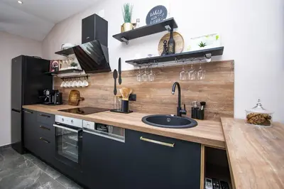 Kuhinja ili čajna kuhinja u objektu Apartments Diora and Silver