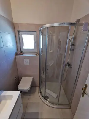 Kupaonica u objektu Apartmani Vana 1
