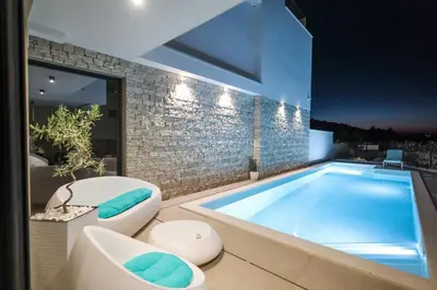 Bazen u objektu Villa Fortunal ili u blizini