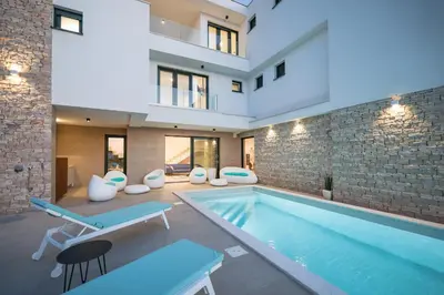 Bazen u objektu Villa Fortunal ili u blizini
