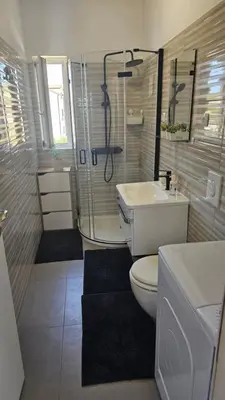 Kupaonica u objektu WhiteHouse Brodarica SKY Apartment - close to Beach with Restaurant