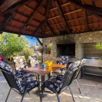 WhiteHouse Brodarica SKY Apartment - close to Beach with Restaurant