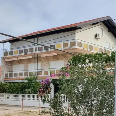 Apartments with parking space Vodice - 21305