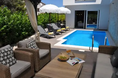 Bazen u objektu Lemon beach house ili u blizini