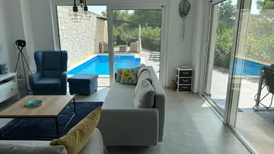 Bazen u objektu Lemon beach house ili u blizini