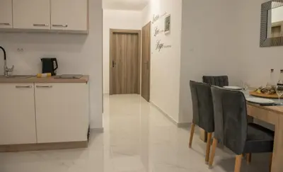 Kuhinja ili čajna kuhinja u objektu Apartmani Marin D&A