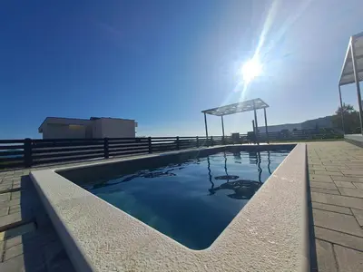 Bazen u objektu VODICE HILLS ili u blizini
