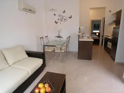 Kuhinja ili čajna kuhinja u objektu Apartments Marina