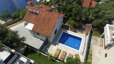 Bazen u objektu Kuća za odmor Ivanka ili u blizini