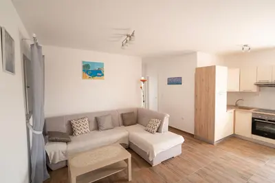 Kuhinja ili čajna kuhinja u objektu Pave&Ema apartman
