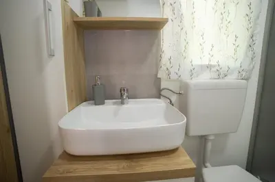 Kupaonica u objektu Mobile Home Lana