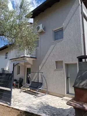 Zgrada u kojoj se nalazi apartman