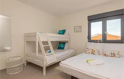 Krevet ili kreveti u jedinici u objektu Amazing Apartment In Vodice With Wifi