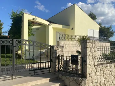 Zgrada u kojoj se nalazi vila