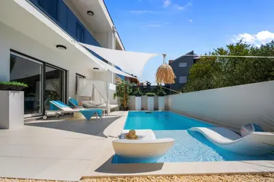 Bazen u objektu Adriatic Paradise Villa ili u blizini