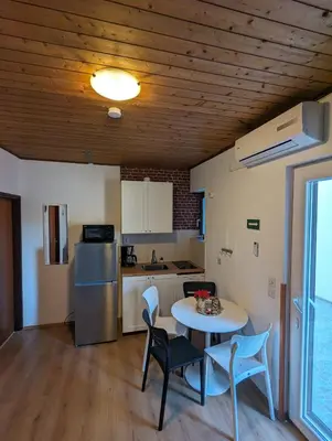 Kuhinja ili čajna kuhinja u objektu Seeview 1 bedroom apartment 50 m from beach