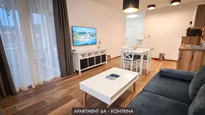 Kuhinja ili čajna kuhinja u objektu Casa Mili Jezera