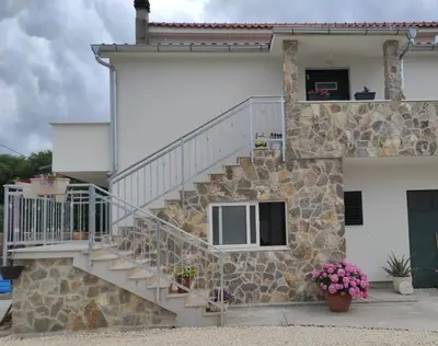 Zgrada u kojoj se nalazi apartman