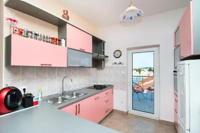 Kuhinja ili čajna kuhinja u objektu Apartment Villa Zlatna