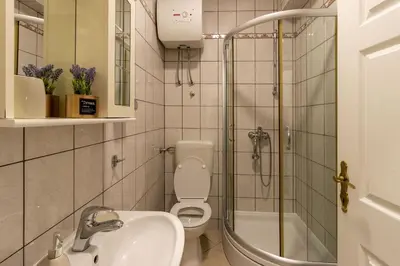 Kupaonica u objektu DELUXE ROOMS BURE