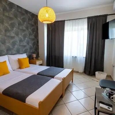 DELUXE ROOMS BURE