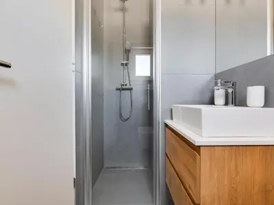 Kupaonica u objektu Modern villa with private pool