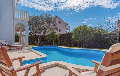 Bazen u objektu Villa Blue Adria Vodice ili u blizini