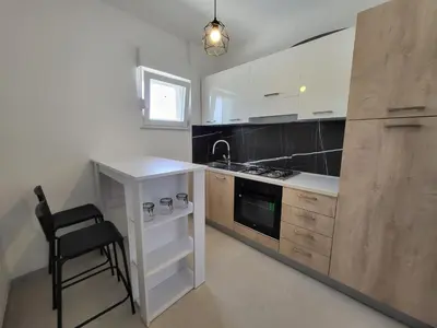 Kuhinja ili čajna kuhinja u objektu Red Hill apartment