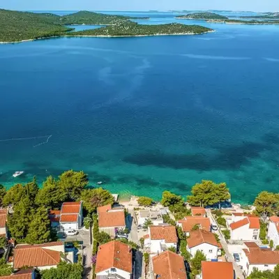 4 Bedroom Amazing Home In Zaboric