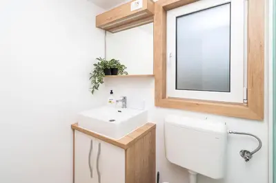 Kupaonica u objektu Mobile home Banovi dvori IV
