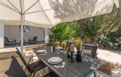 Tlocrt objekta 2 Bedroom Cozy Apartment In Zaboric
