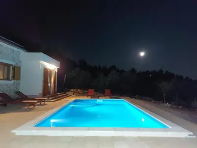 Bazen u objektu Olive Garden House Šibenik ili u blizini